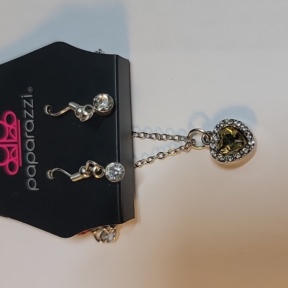 Paparazzi necklace earring set